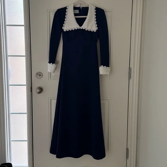 Vintage maxi dress with oversized collar - Picture 2 of 4